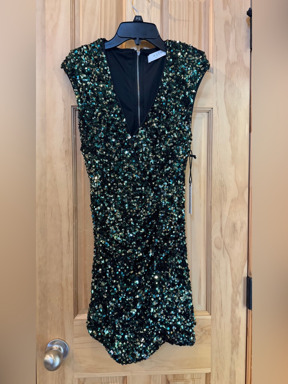 ASTR The Label Melinda Green Sequin V-Neck Mini Dress XS - Picture 10 of 11